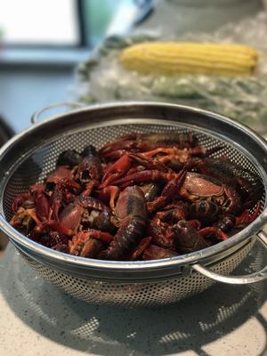 川味油焖小龙虾的做法 步骤1