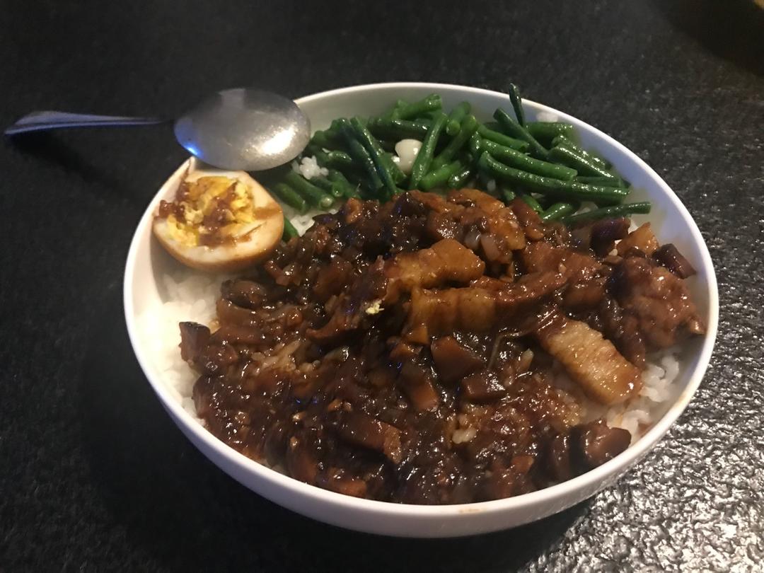 【卤肉饭】