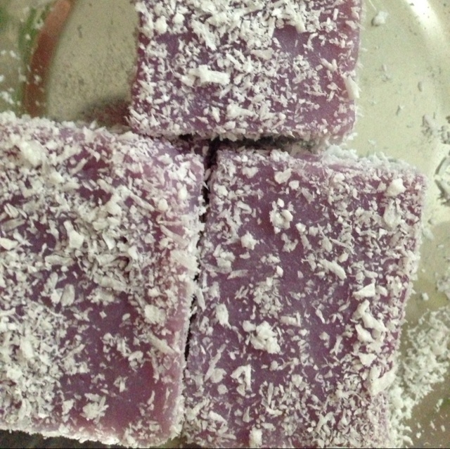 美味的紫薯凉糕