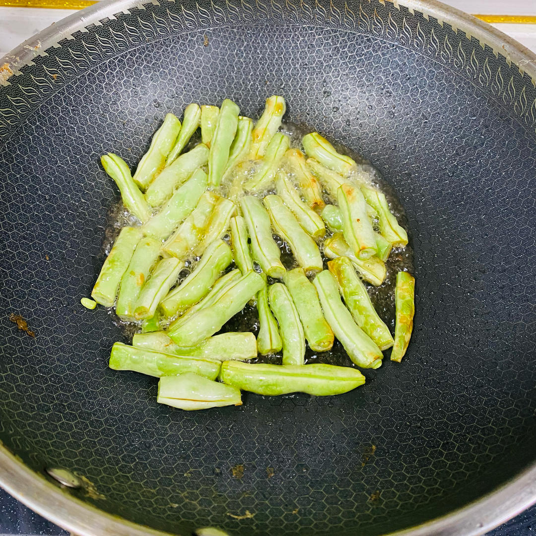 橄榄菜土豆豆角肉末的做法 步骤1