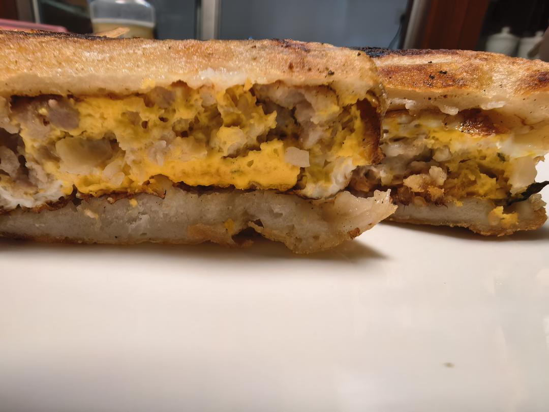 早餐霸王~沉甸甸鸡蛋汉堡