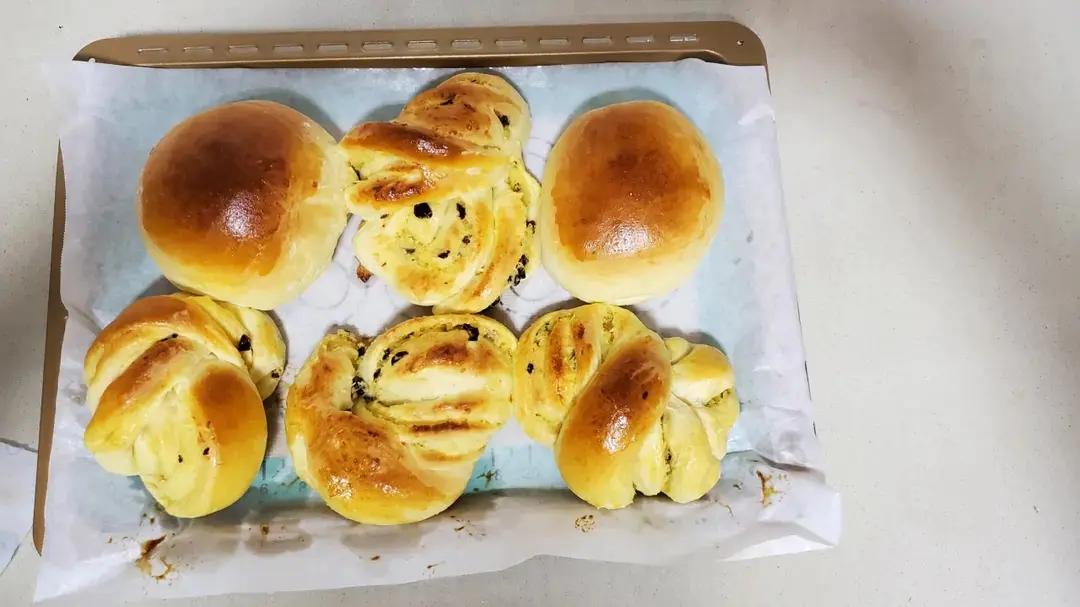 椰香四溢的椰蓉面包