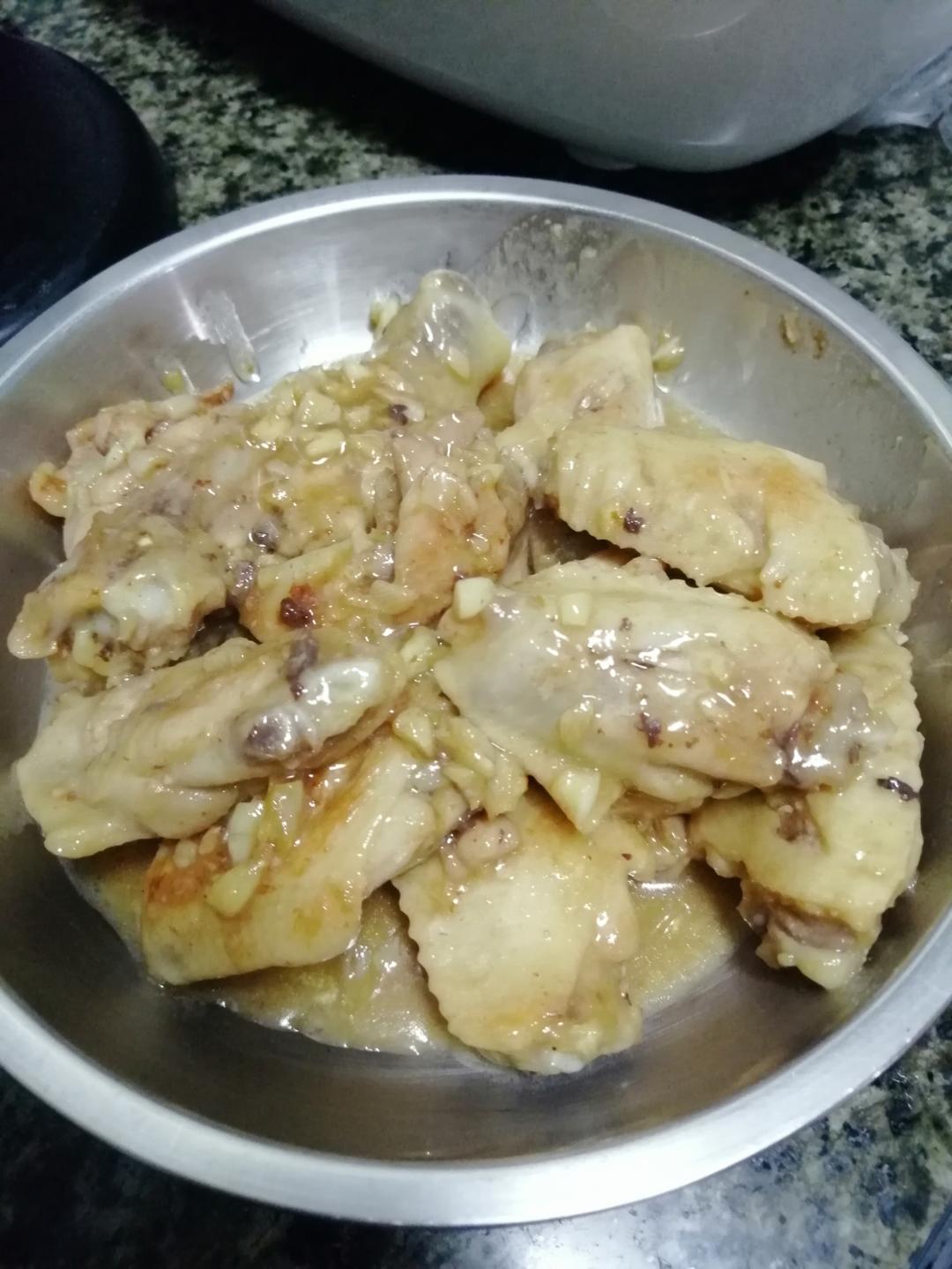 不要再可乐鸡翅了，求求你试试蒜香鸡翅吧，香味捅破天花板！