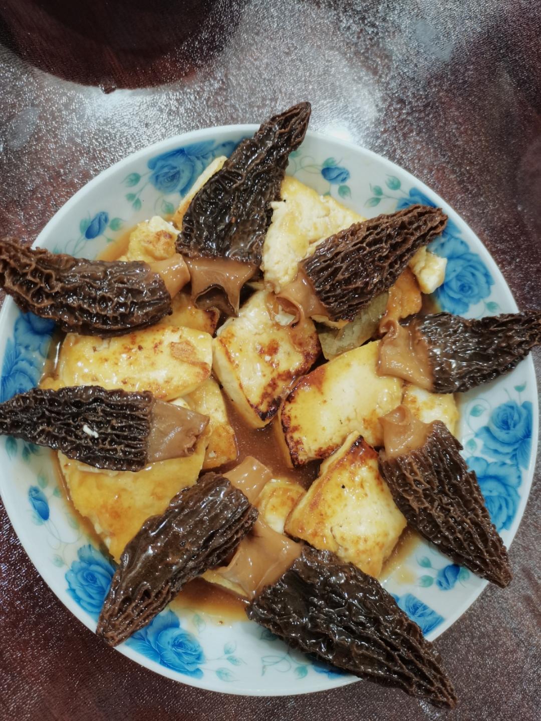 鲜美素菜羊肚菌焖豆腐