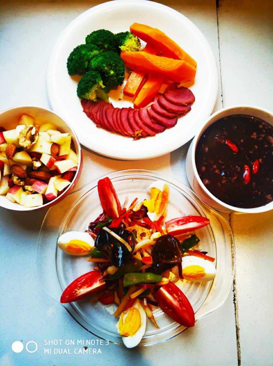 创意儿童餐之兔子拔萝卜