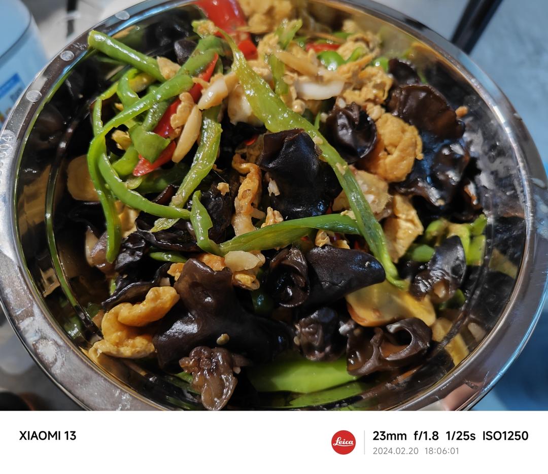 黑木耳青椒炒鸡蛋（营养又下饭）