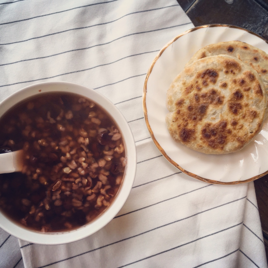 【视频】牛肉馅饼鲜嫩多汁的秘笈