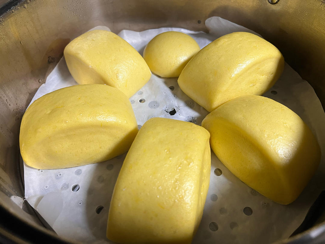 新手也可以--详解如何做出人见人爱、金黄的南瓜馒头