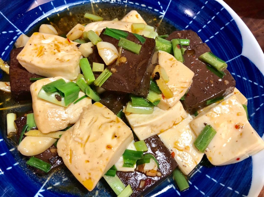 鸭血豆腐煲