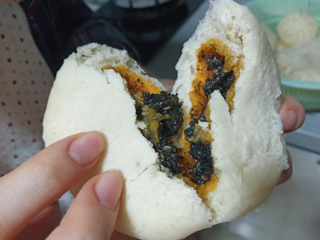 一口惊艳 软绵绵糯叽叽的红薯糯米黑芝麻馅包子