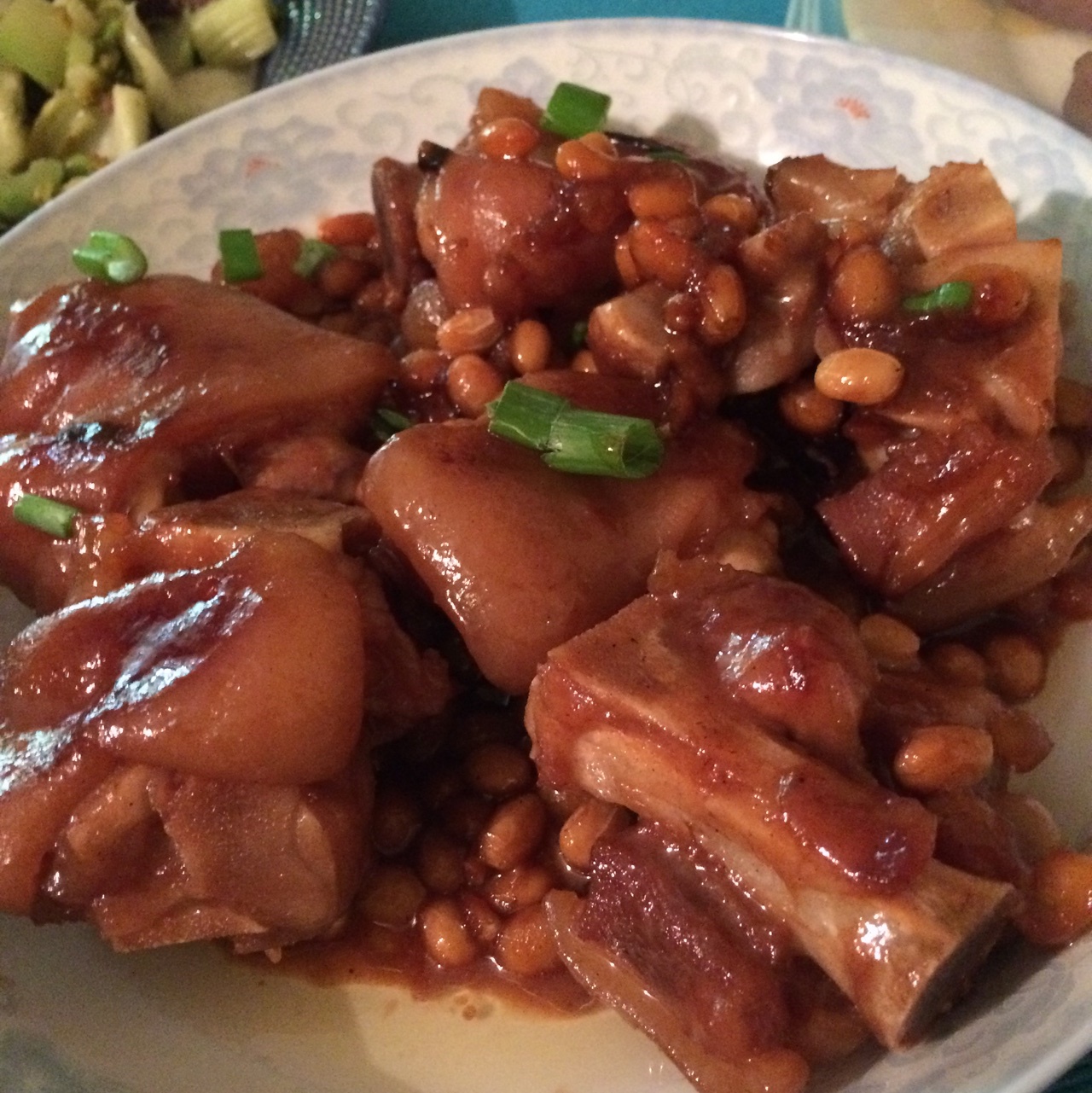 南乳花生猪脚煲