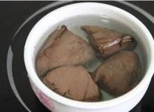 鲜菇猪红汤的做法 步骤3