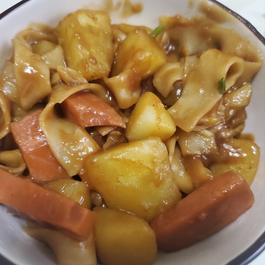 火腿土豆焖面