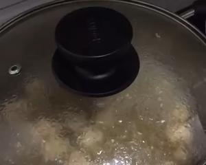 荠菜丸子豆腐汤的做法 步骤3