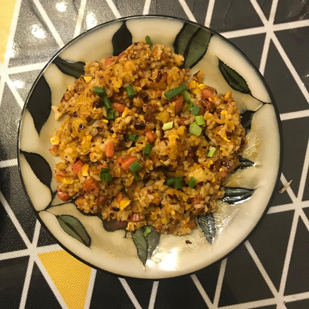 老干妈蛋炒饭(教你如何处理隔夜饭)