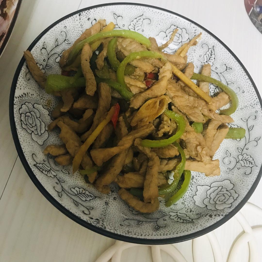 厨师长教你：“青椒肉丝”的正宗做法，色香味俱全