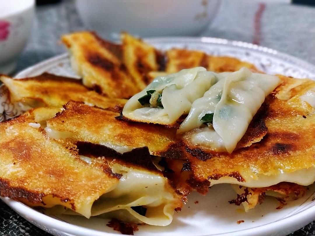 香菇韭菜大肉锅贴