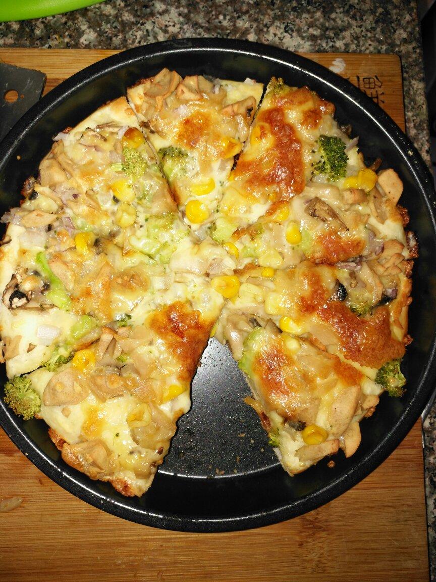 阿布黎噶多做的8寸纯手工什锦披萨