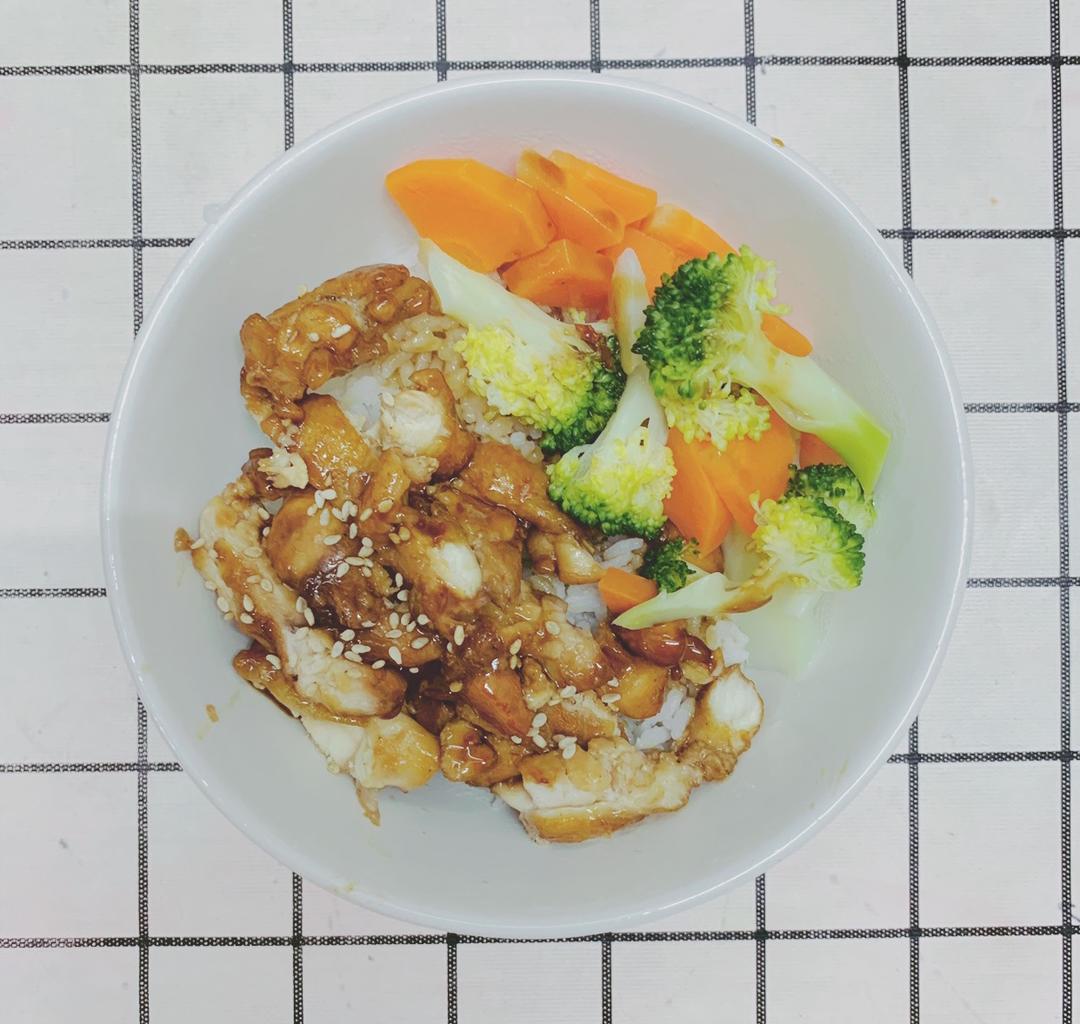 蜜汁照烧鸡肉饭