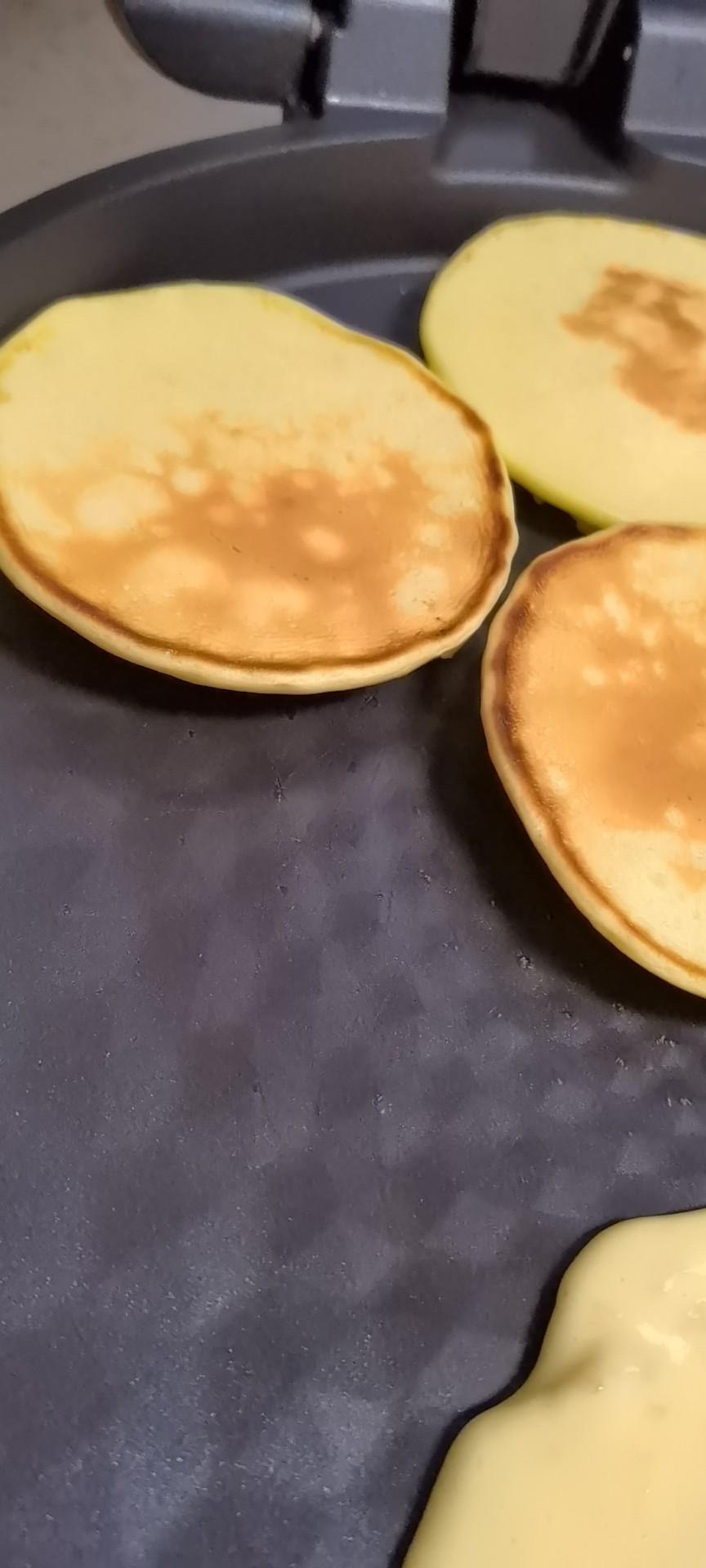 【减脂早餐】无油香蕉松饼（超简单）