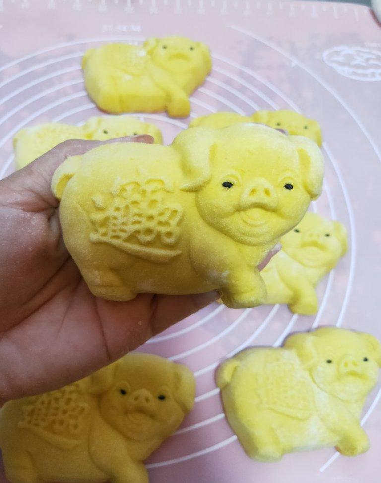 新手也可以--详解如何做出人见人爱、金黄的南瓜馒头