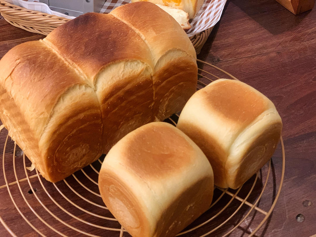 吐司，奶香手撕面包，超级香浓