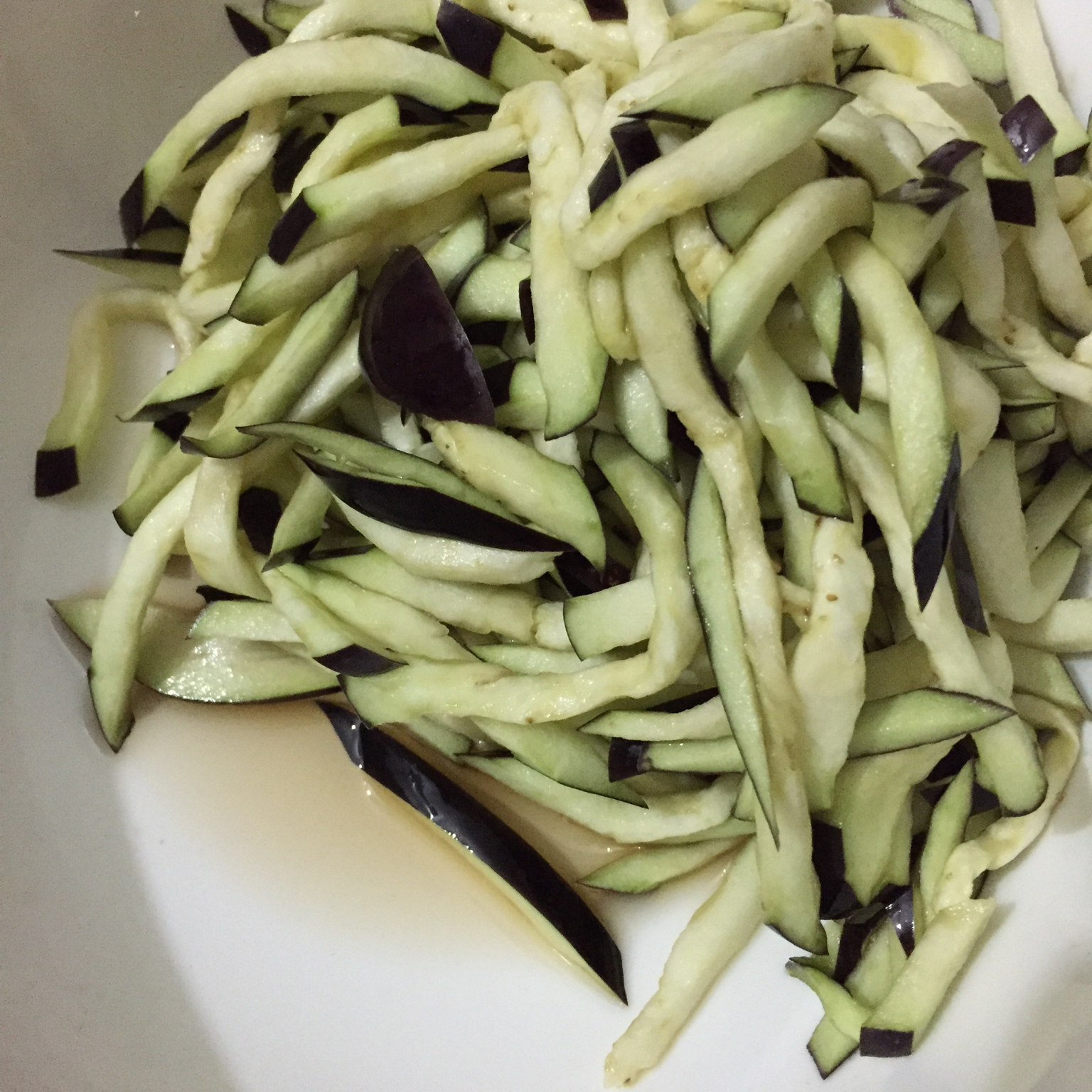 清爽少油又入味的家常炒茄子