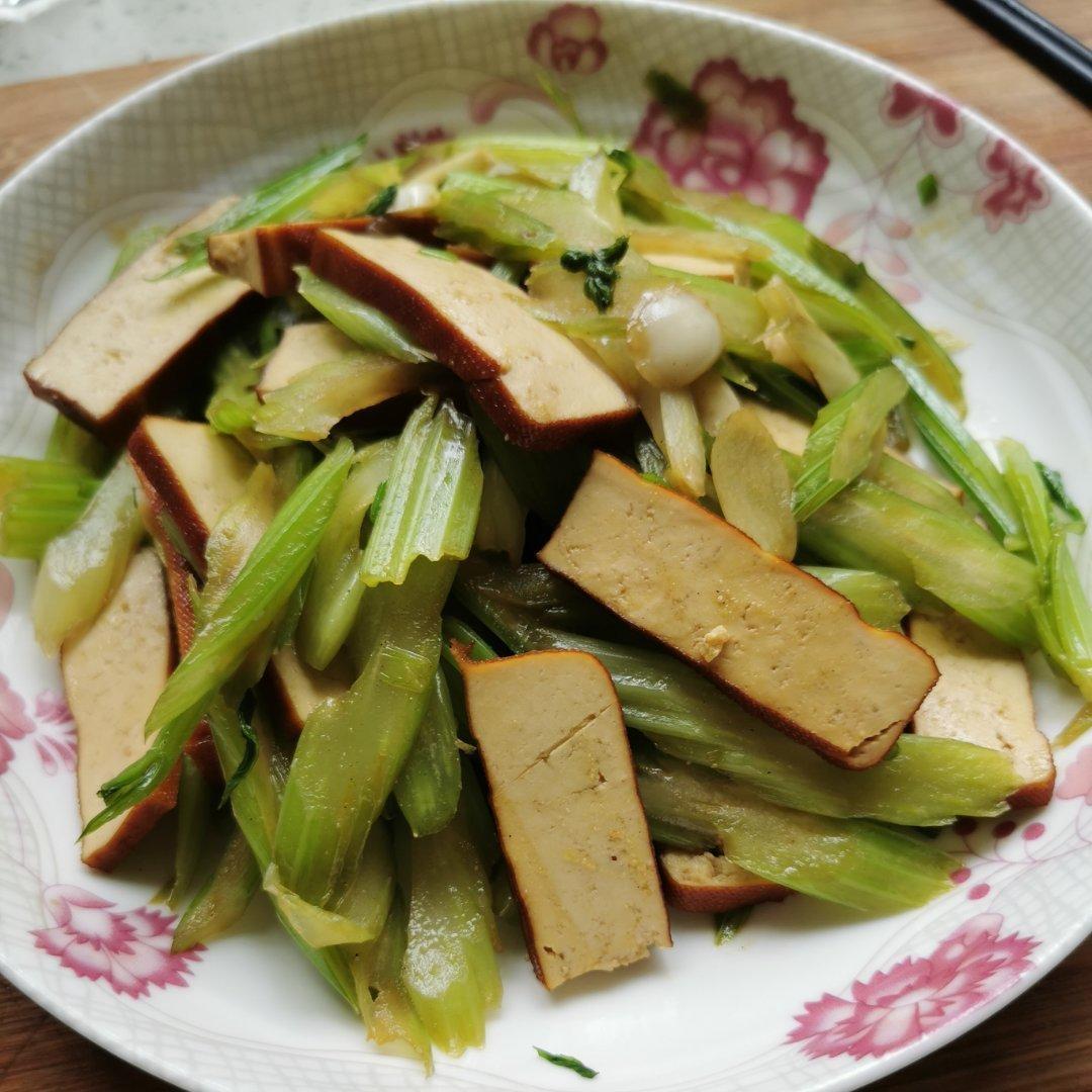 腰果西芹炒香干