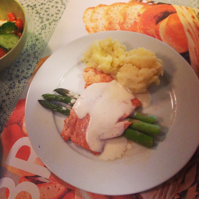 香煎三文鱼配土豆泥