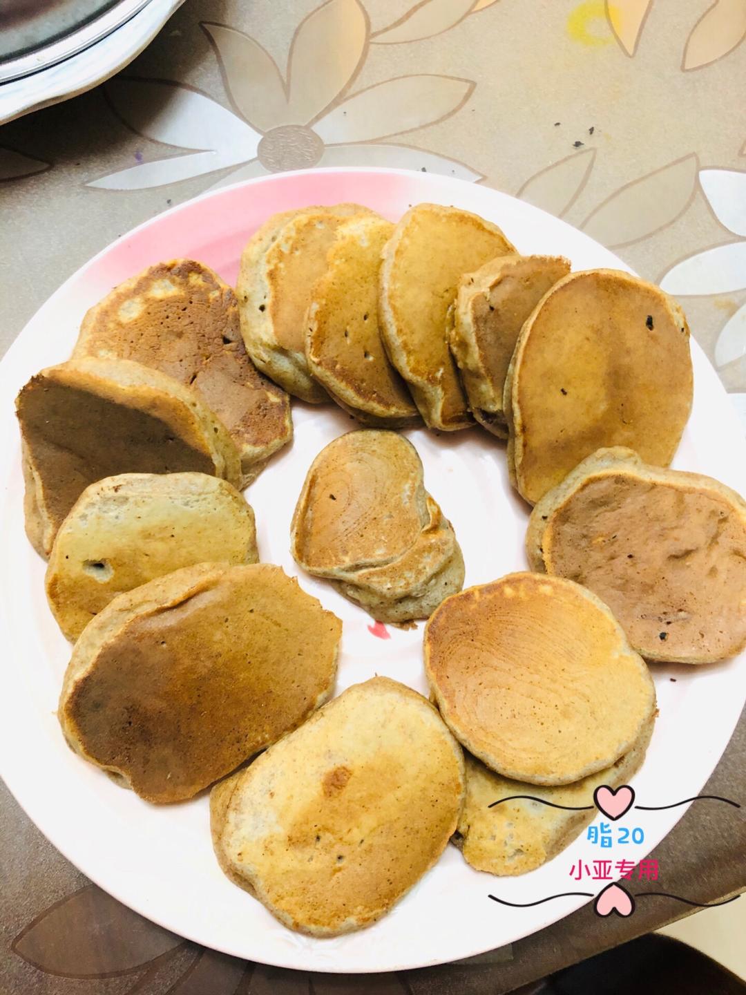 无油无糖香蕉黑麦松饼