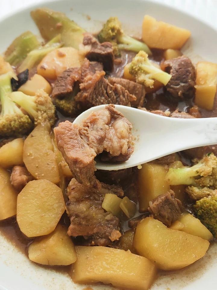 土豆焖牛腩