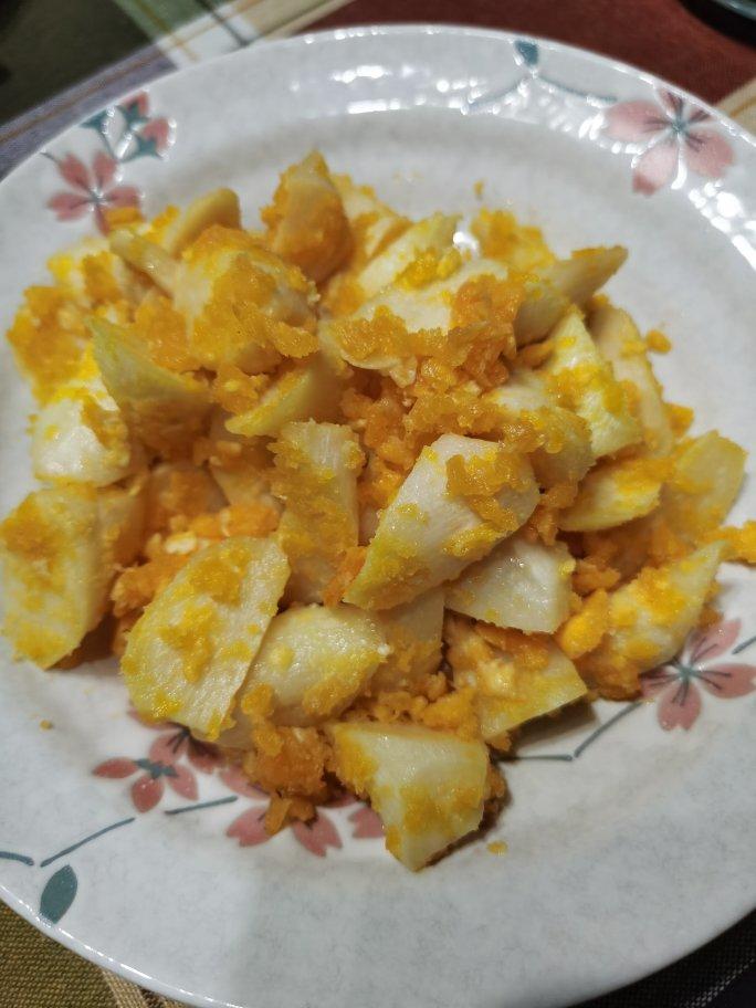 咸蛋黄炒茭白