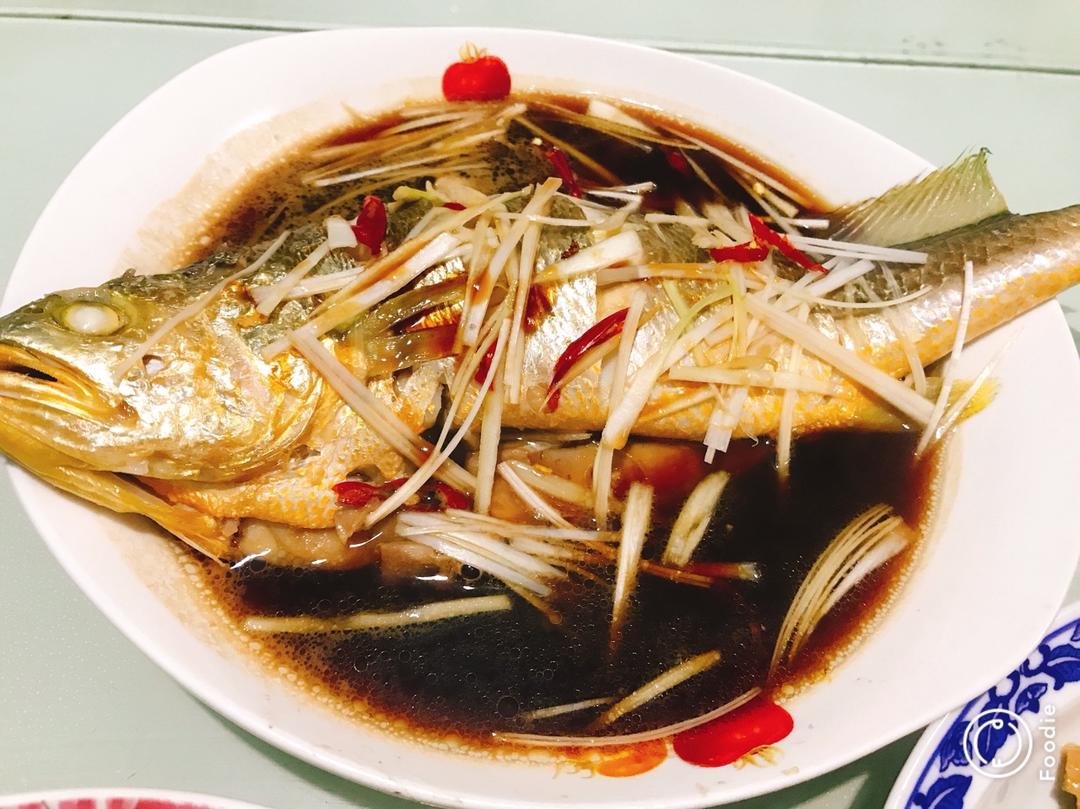 鲜香美味的清蒸大黄鱼！