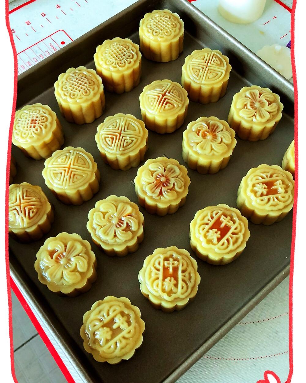 广式月饼——蛋黄莲蓉月饼