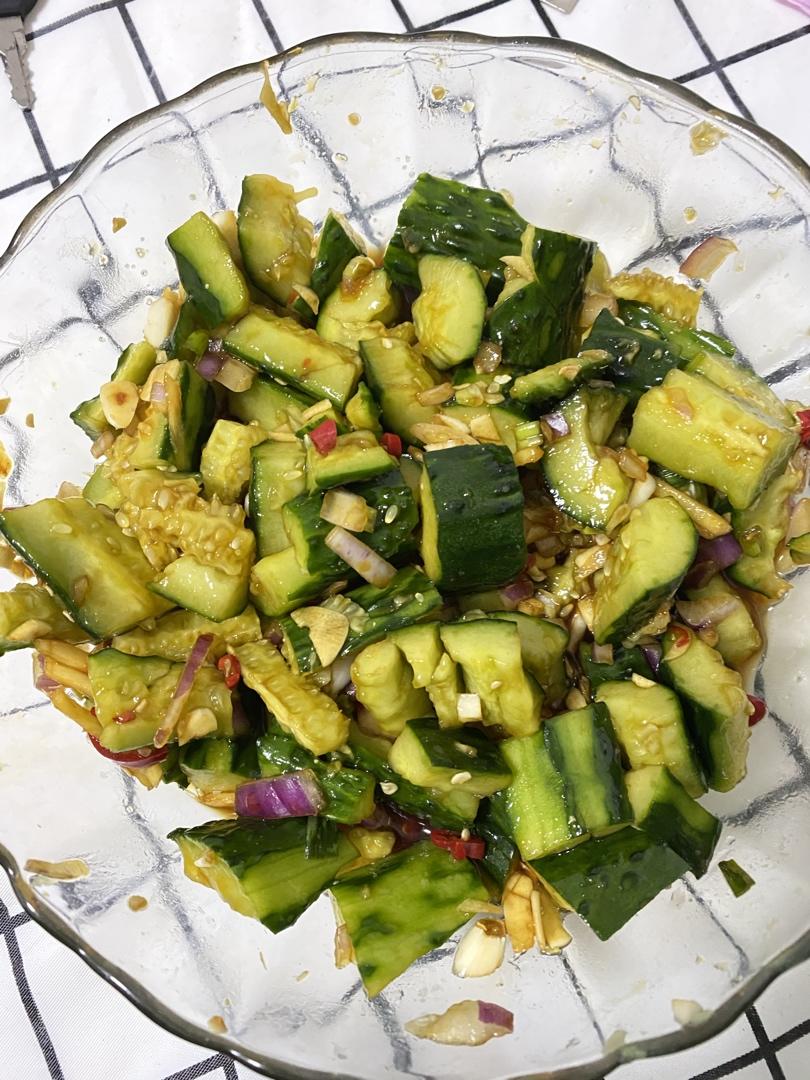 赞不绝口拍黄瓜🥒
