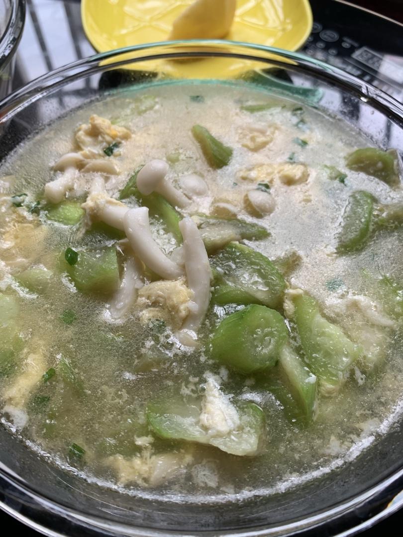丝瓜鸡蛋烩白玉菇