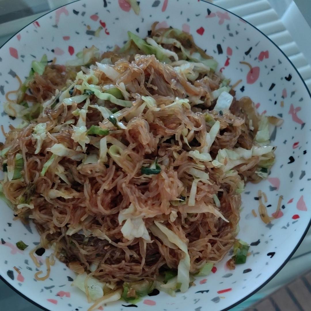 ☆多吃一碗饭系列☆鲜甜咸香微辣的炒莲白粉丝