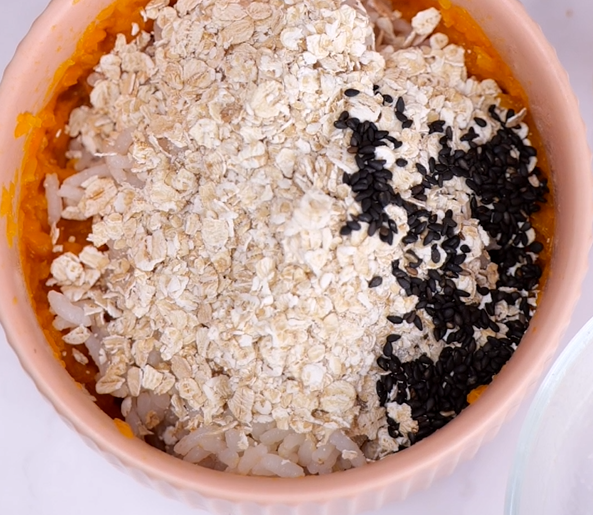 12月+宝宝辅食：南瓜燕麦米饼的做法 步骤5
