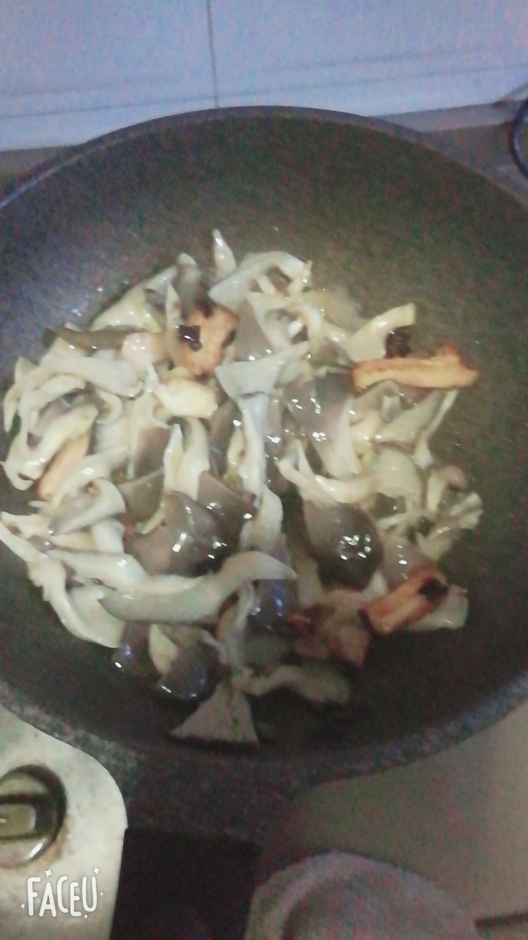 鲜蘑炒肉的做法 步骤5