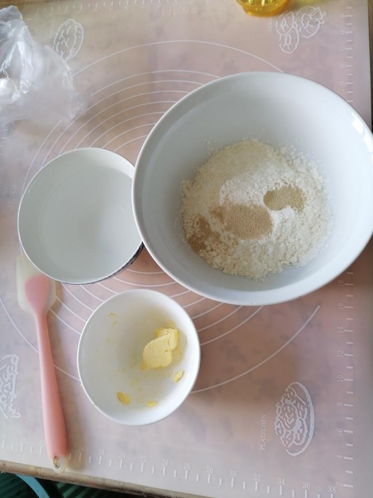 纯奶手撕吐司的做法 步骤1