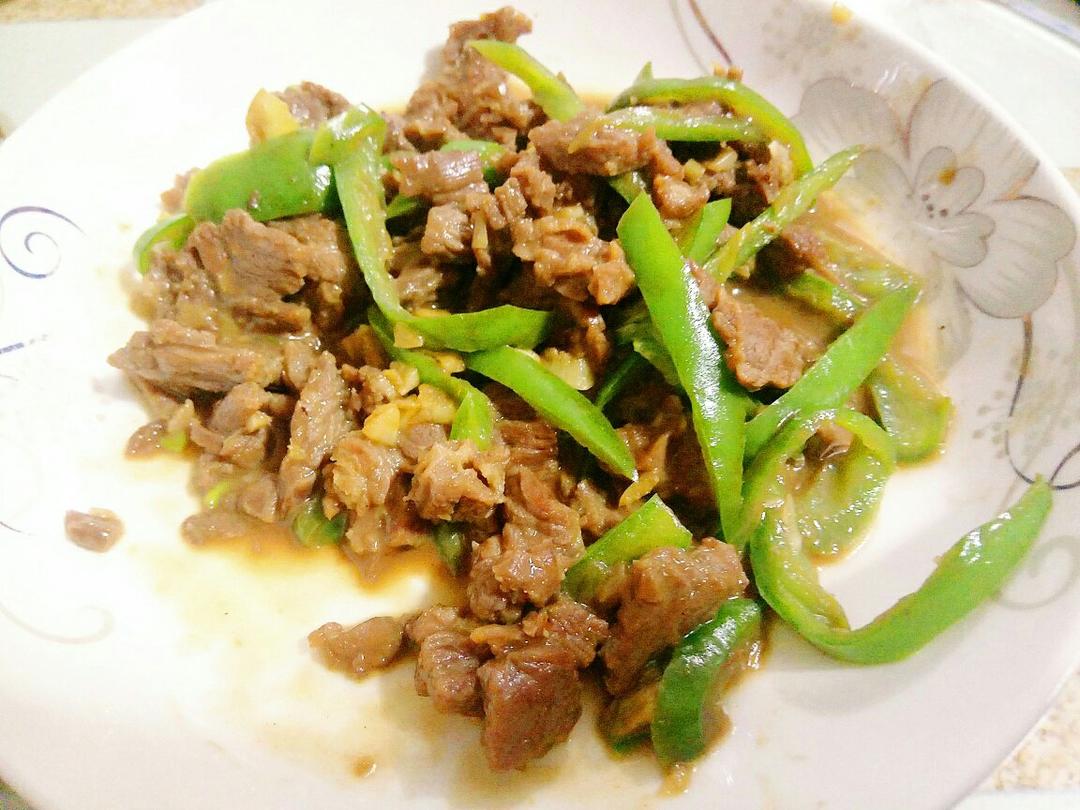 孜然牛肉炒青椒