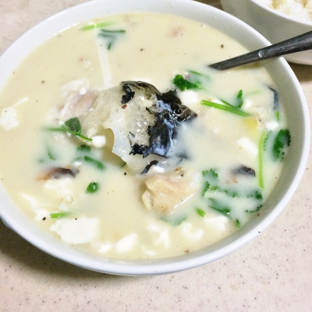 三文鱼头豆腐汤