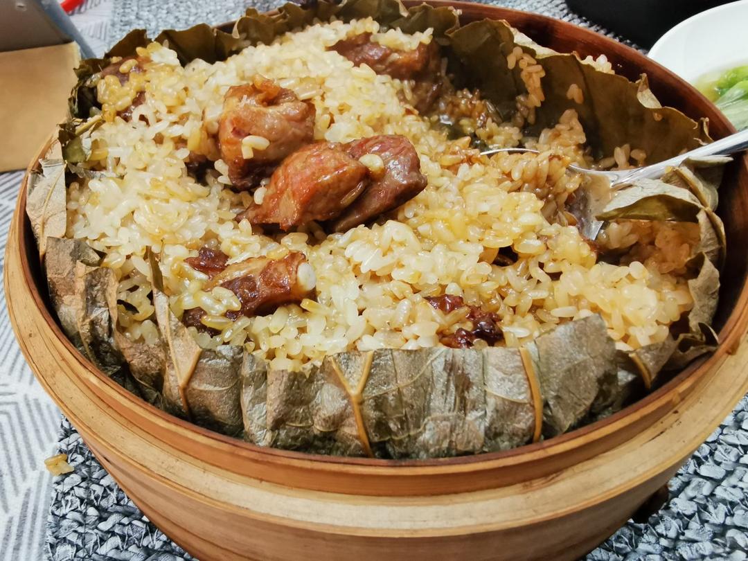 荷叶糯米蒸排骨