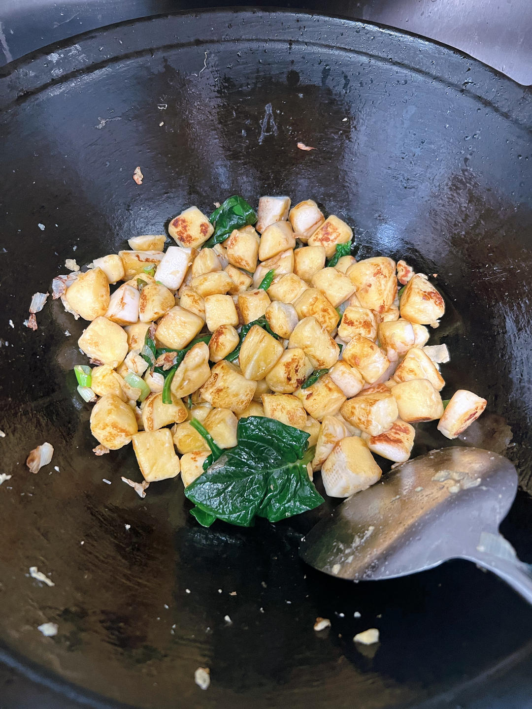 金黄柔软营养的炒馒头