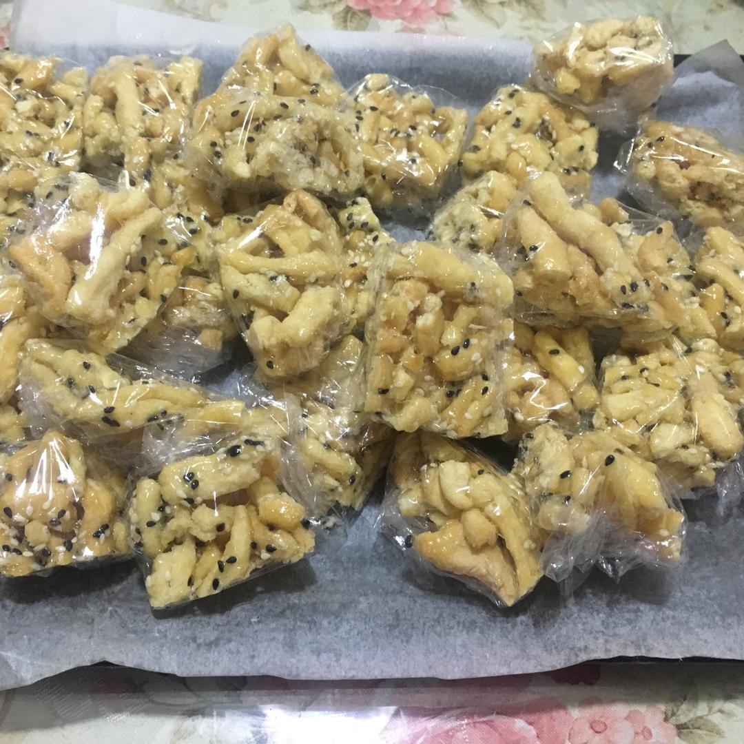 （视频食谱）自制沙琪玛／萨其马