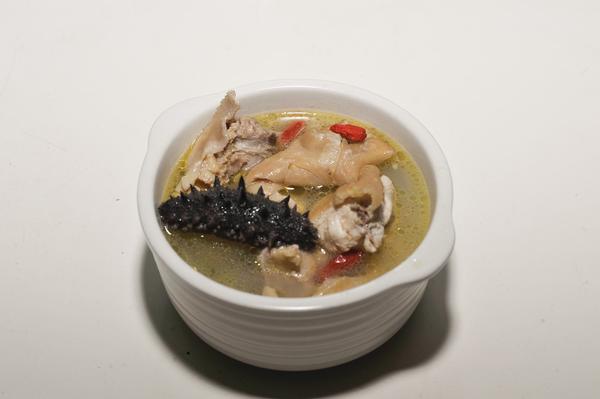 海参炖鸡汤