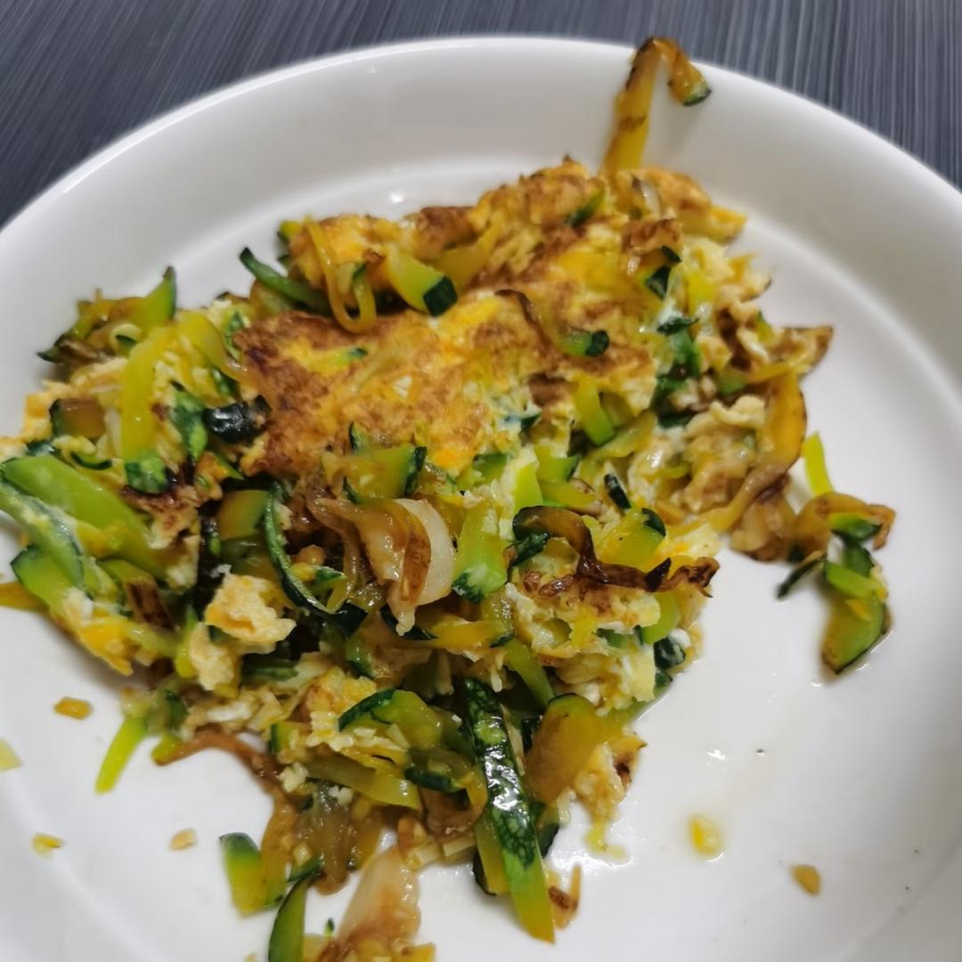 老妈私房菜（嫩南瓜丝煎蛋）