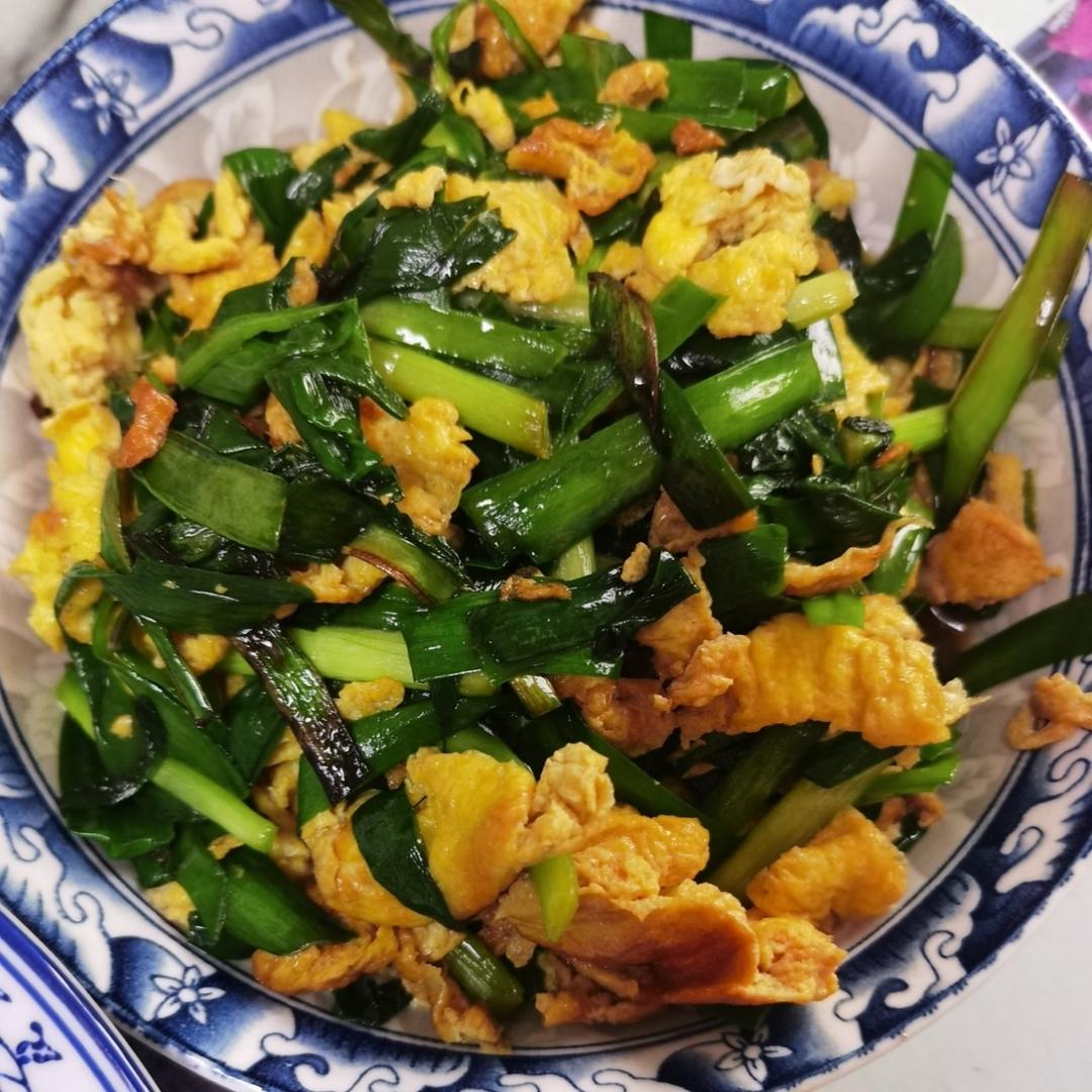 简易版韭菜炒鸡蛋（鸡蛋味道非常鲜嫩）