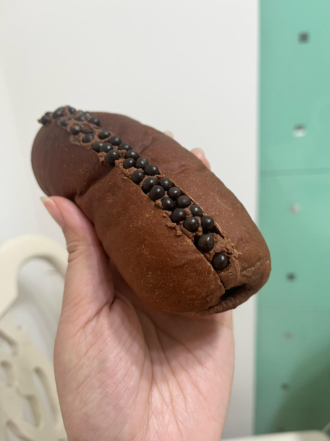 巧克力脆脆珠面包