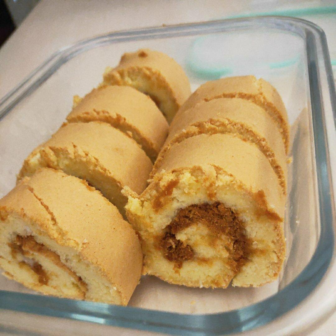 肉松戚风蛋糕卷